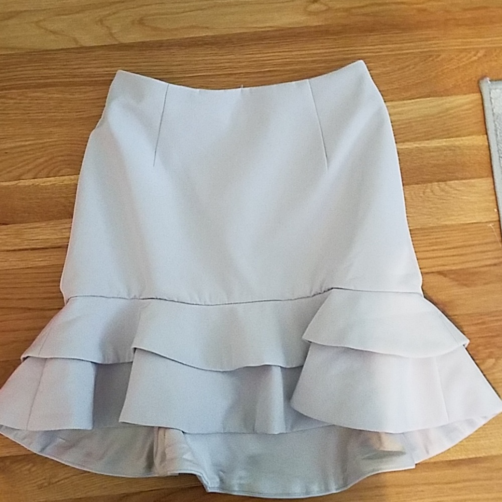 BRAND NEW  Ruffle Hem Skirt